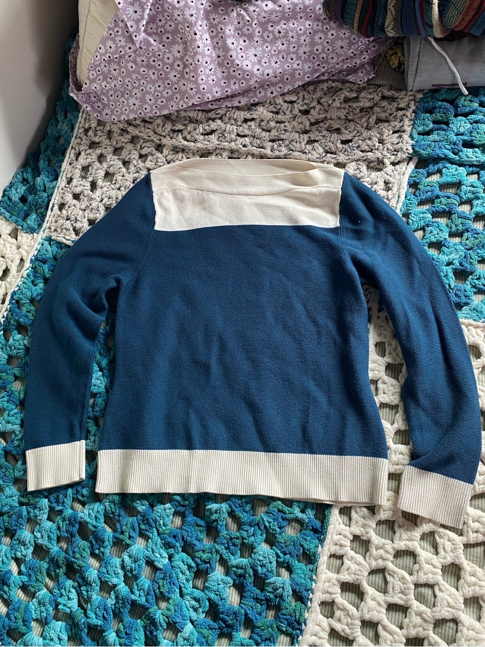 Classic Crewneck Colorblock Sweater - Blue & Cream